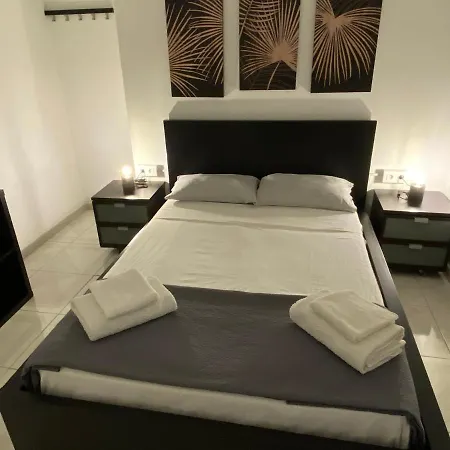 Comfort Aire Conditioner In Shared In Playa Vistas Cristianos Habitaciones, Stanza Guest house